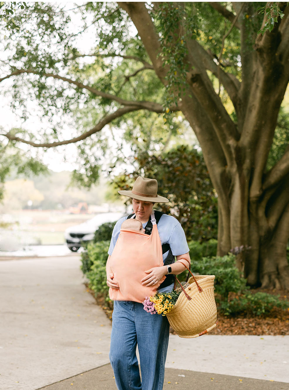 5 Benefits of Babywearing: Bond, Explore & Thrive